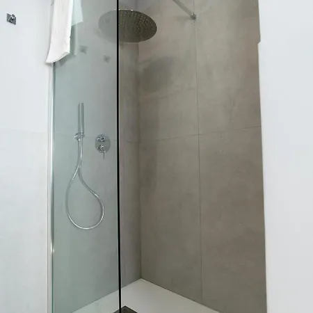 بيت ضيافة Il Pumo - Apulian Piazza Moro 4*